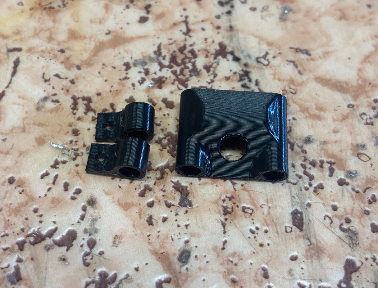 TPU držáky. / TPU mounts.